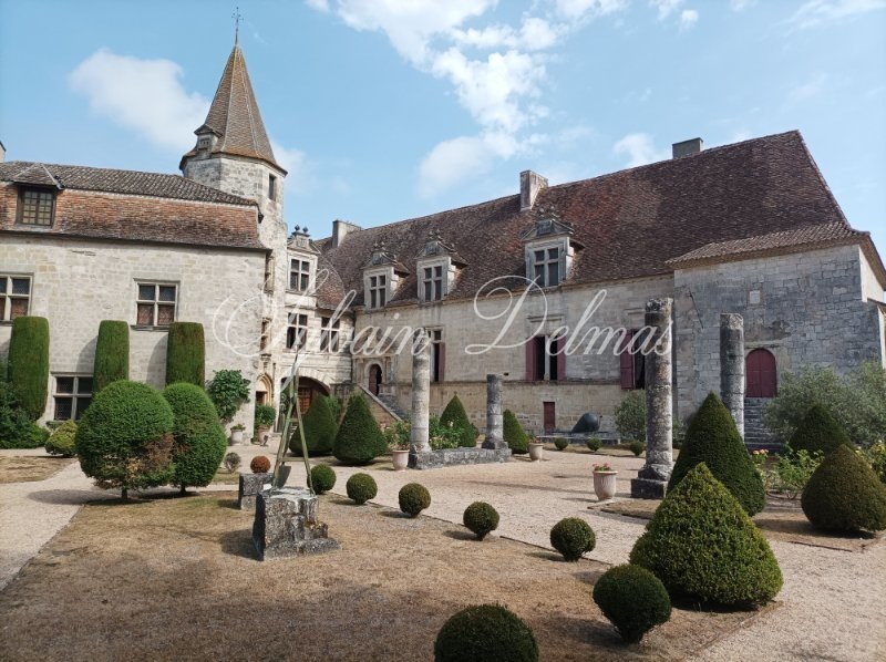 Château — CHATEAU DANS LE LOT ET GARONNE