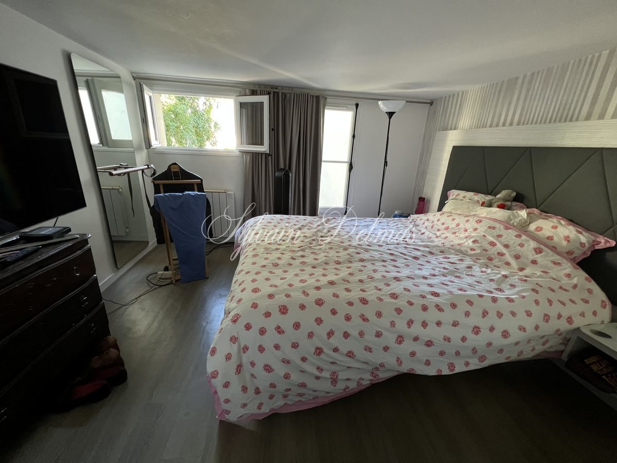 Hôtel particulier — HOTEL PARTICULIER TOURS CENTRE