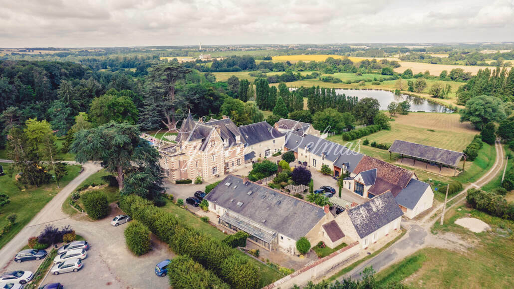 Château — CHATEAU HOTEL ENTRE TOURS ET CHATEAUROUX