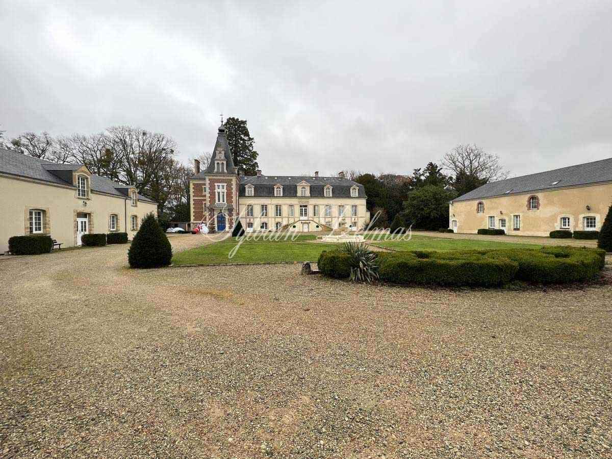 Château XVIIIème SPA idéal projet hôtelier, entre Chartres et Vendôme