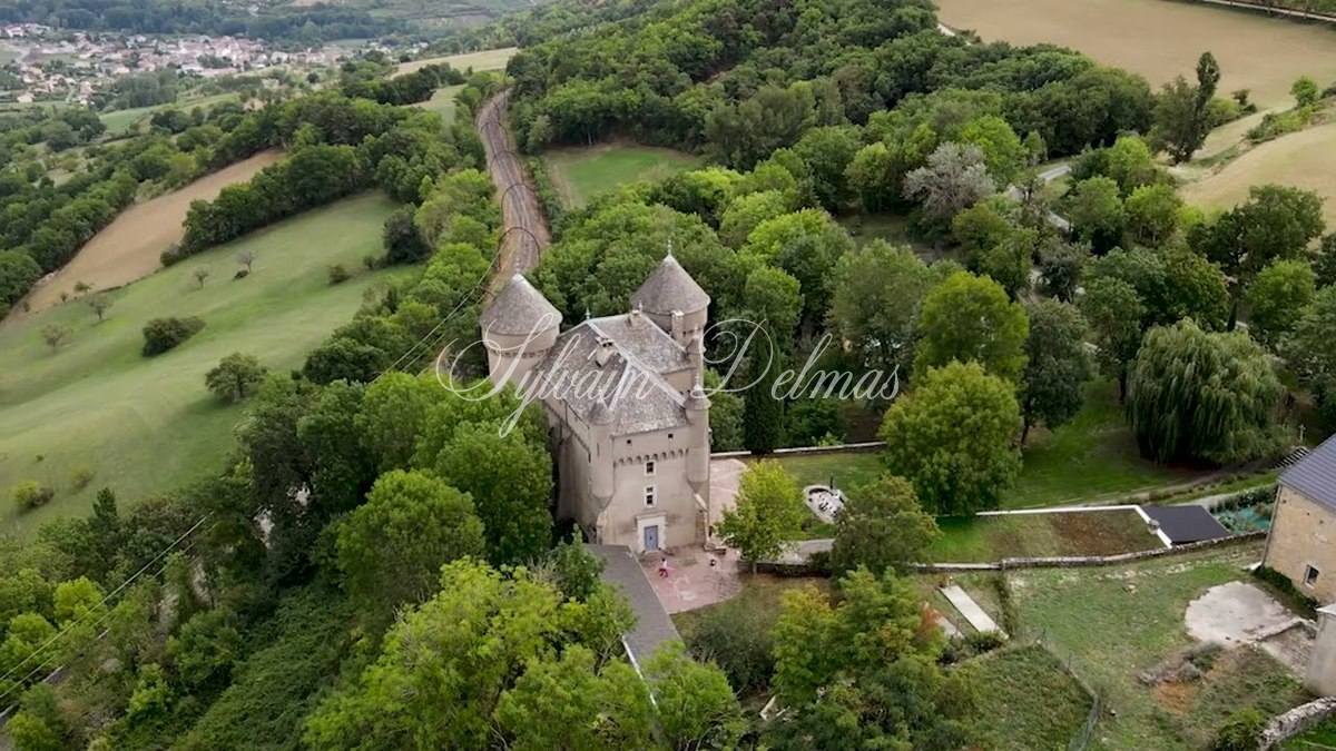 Château médiéval proche du pont de Millau