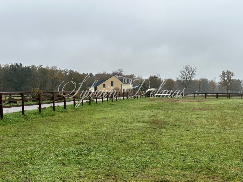 Maison provençale — Propriété équestre sur 45 hectares, maison et bâtiments