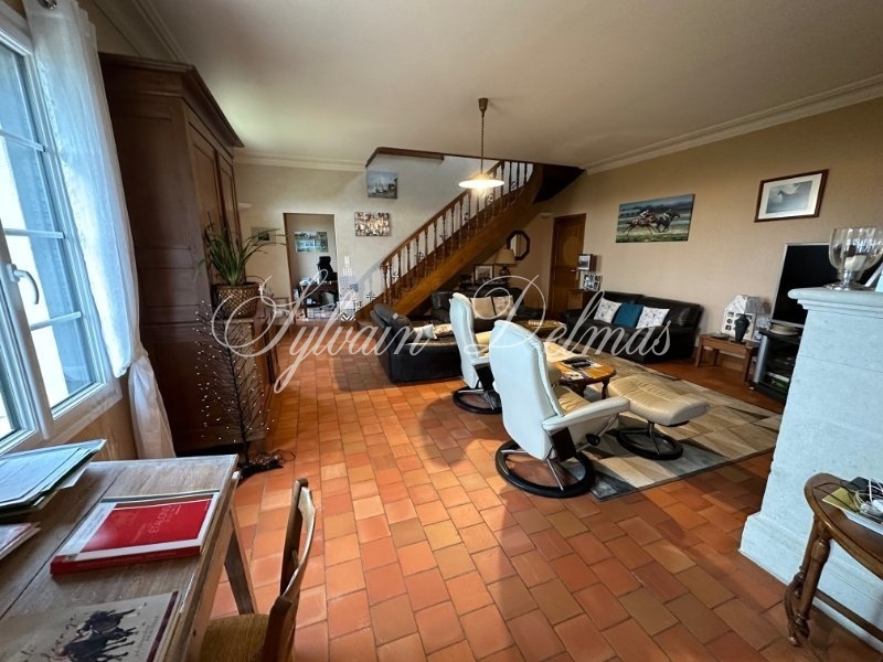 Maison provençale — Propriété équestre sur 45 hectares, maison et bâtiments