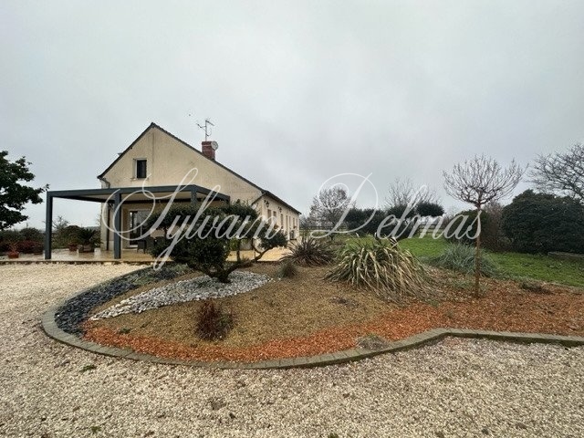 Maison provençale — Propriété équestre sur 45 hectares, maison et bâtiments