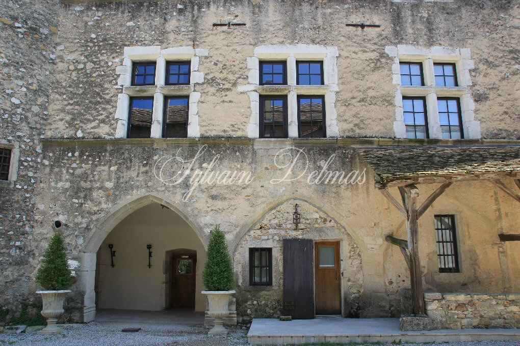 Château — Forteresse (IMH) du XIIIème siècle Totalement rénovée