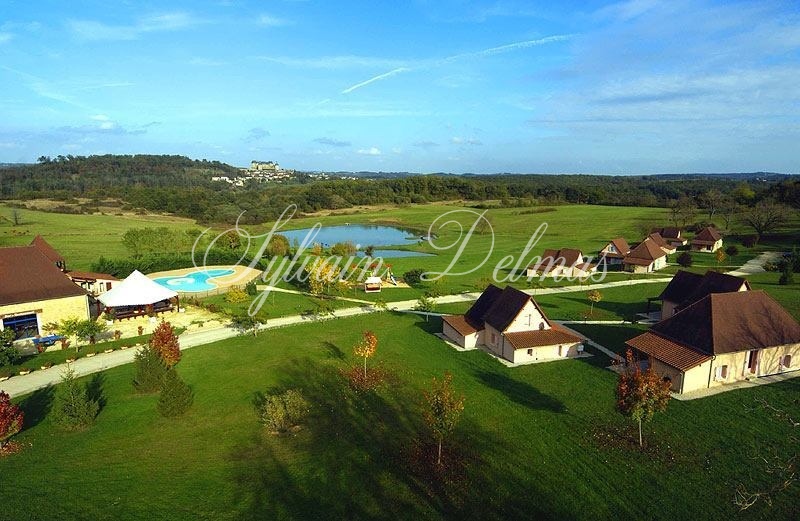 Domaine — Complexe hôtelier 14 gites 47 CH centre de vacances proche de Périgueux.