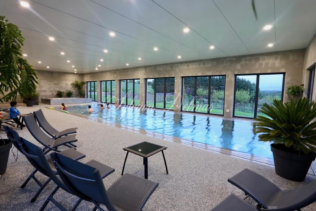 Domaine — Complexe hôtelier 14 gites 47 CH centre de vacances proche de Périgueux.