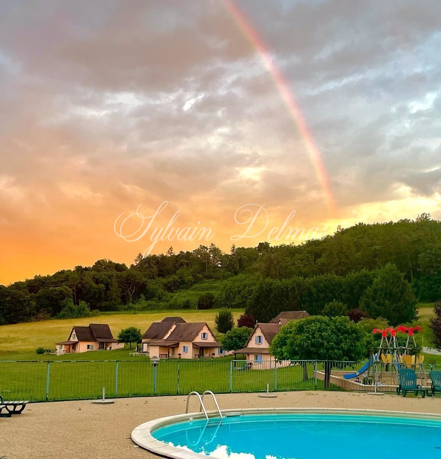Domaine — Complexe hôtelier 14 gites 47 CH centre de vacances proche de Périgueux.