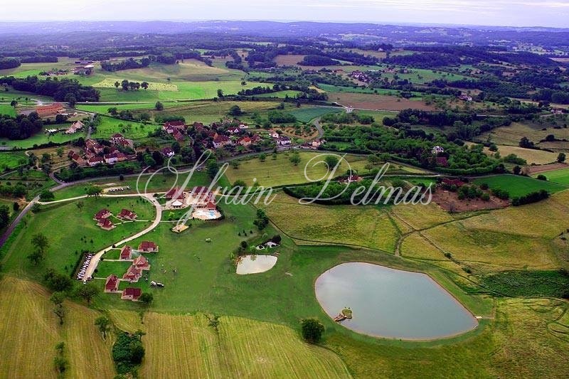 Domaine — Complexe hôtelier 14 gites 47 CH centre de vacances proche de Périgueux.