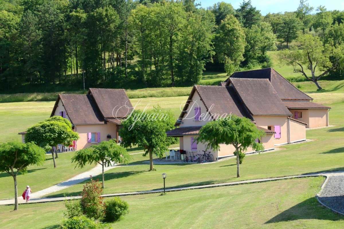 Domaine — Complexe hôtelier 14 gites 47 CH centre de vacances proche de Périgueux.