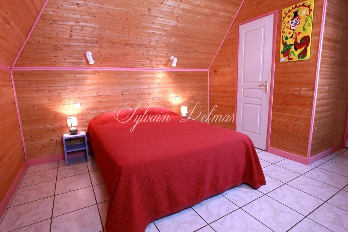 Domaine — Complexe hôtelier 14 gites 47 CH centre de vacances proche de Périgueux.
