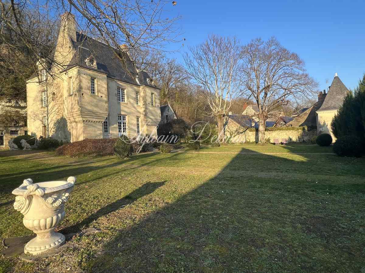Château — Manoir du XV° à 20 minutes de Tours entièrement restauré