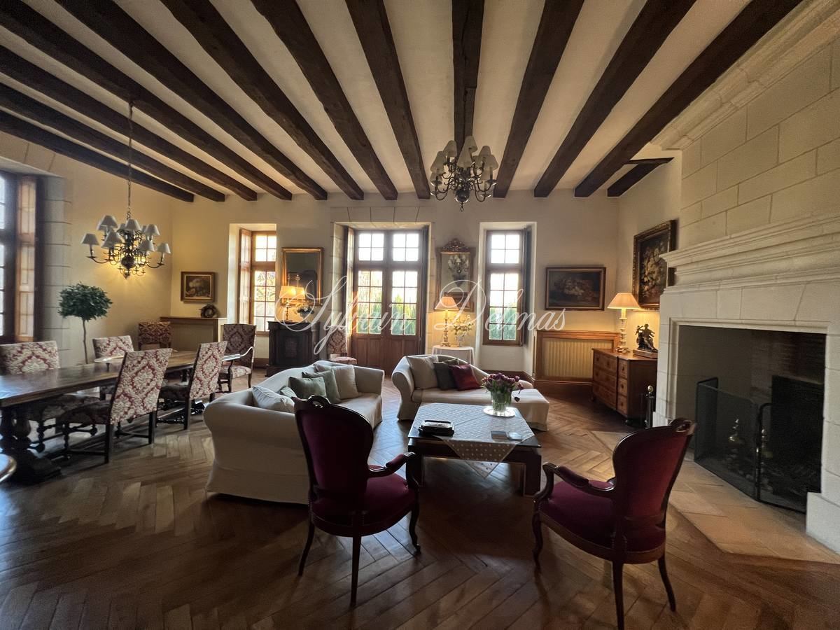Château — Manoir du XV° à 20 minutes de Tours entièrement restauré
