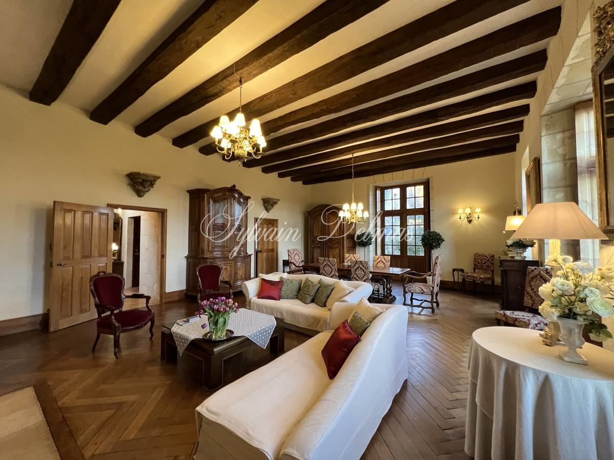Château — Manoir du XV° à 20 minutes de Tours entièrement restauré