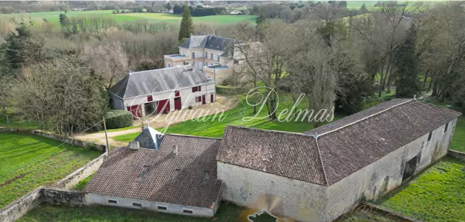 Château XIX° à vendre dans la  Vienne