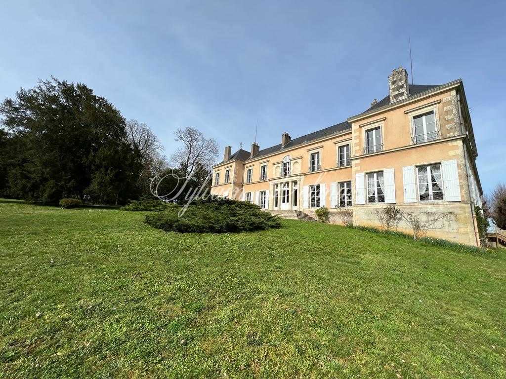 Château XIX° à vendre dans la  Vienne