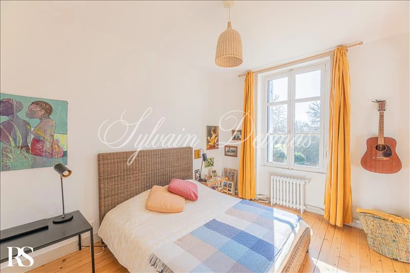 Manoir — A VENDRE  à quelques kilomètres de Tours centre, authentique propriété du XIX°