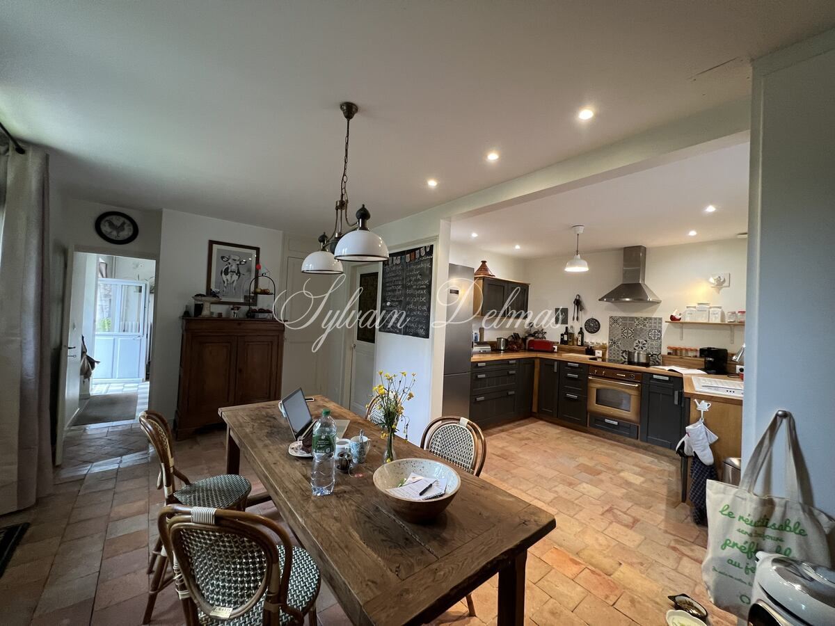Manoir — A VENDRE à quelques kilomètres de Tours centre, authentique propriété du XIX°