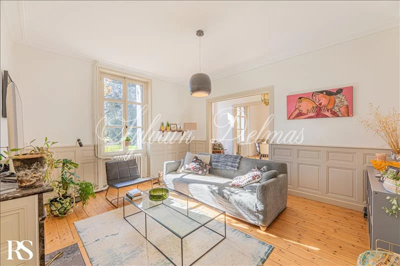 Manoir — A VENDRE  à quelques kilomètres de Tours centre, authentique propriété du XIX°