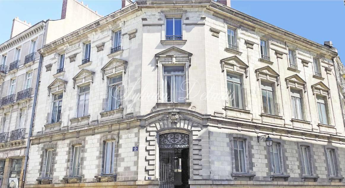 Immeuble de prestige — IMMEUBLE Haussmannien en cœur de ville à Nantes