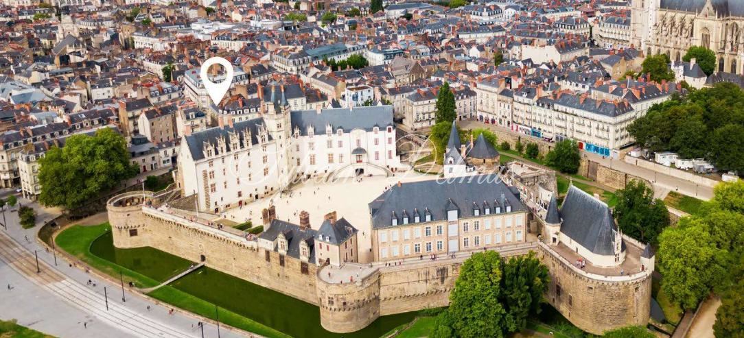 Immeuble de prestige — IMMEUBLE Haussmannien en cœur de ville à Nantes