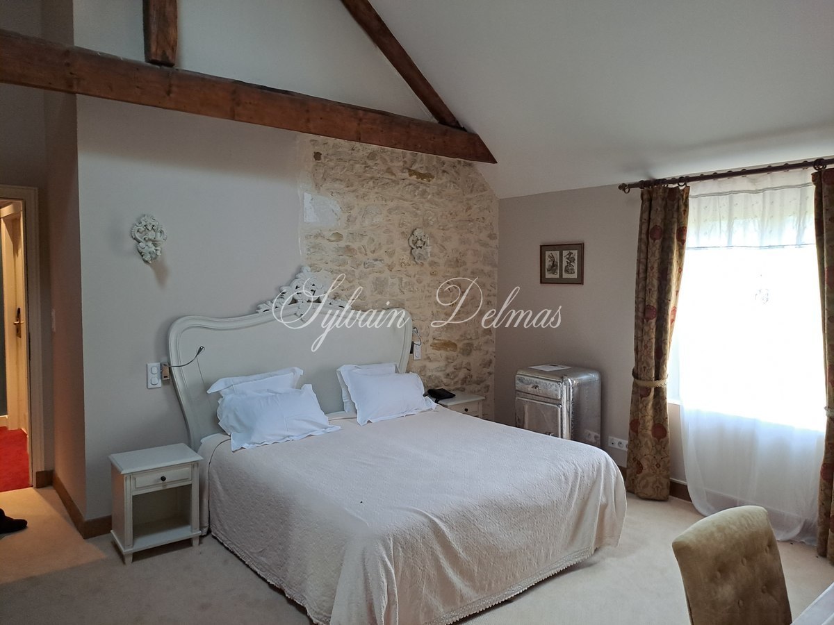 A VENDRE Château totalement restauré prévu pour un hôtel 4/5 *