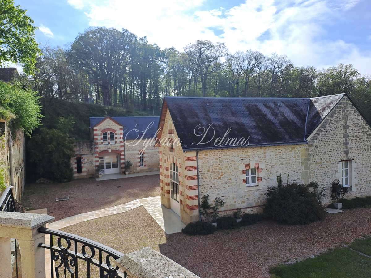 A VENDRE Château totalement restauré prévu pour un hôtel 4/5 *
