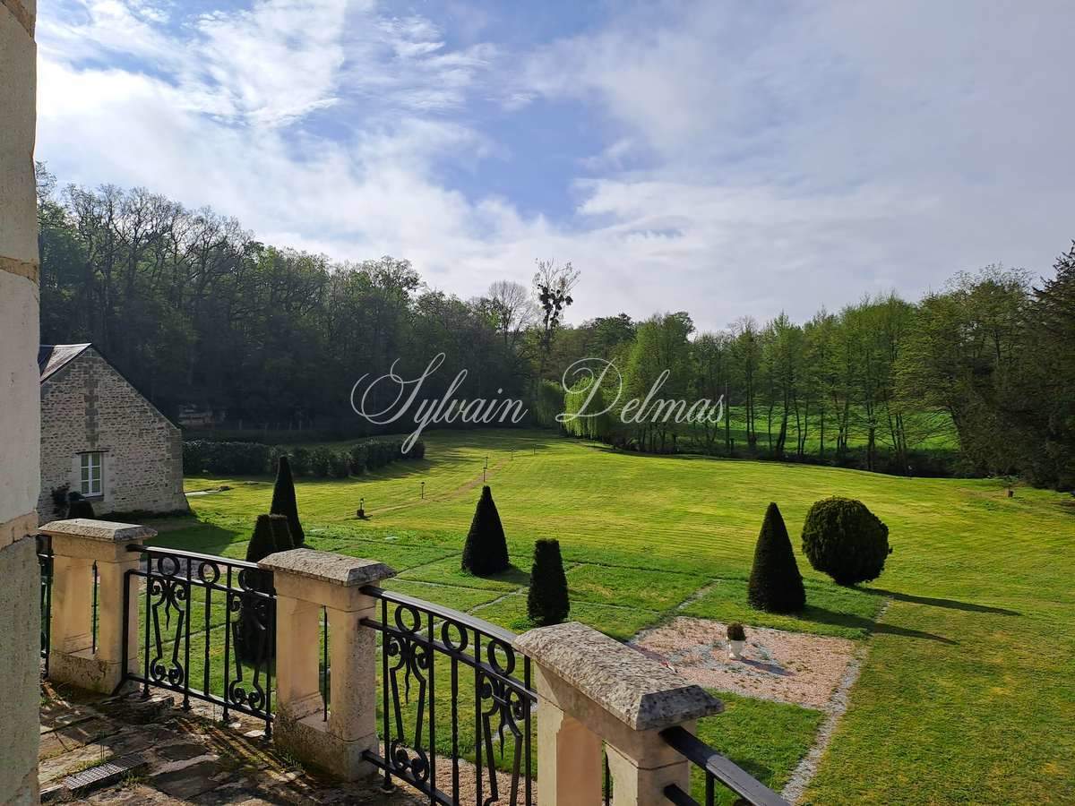 A VENDRE Château totalement restauré prévu pour un hôtel 4/5 *