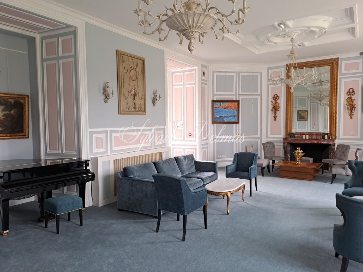 A VENDRE Château totalement restauré prévu pour un hôtel 4/5 *