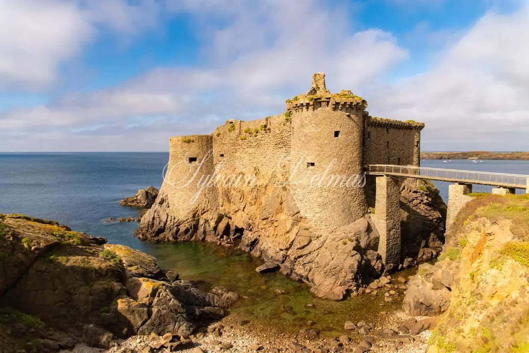Emplacement unique en front de mer, ensemble immobilier avec fonds de commerce