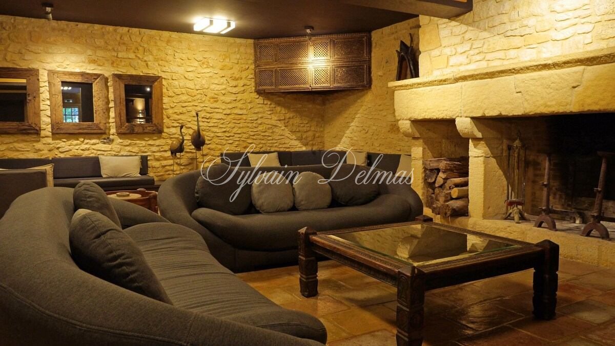 Domaine — A VENDRE Hôtel restaurant proche de Sarlat
