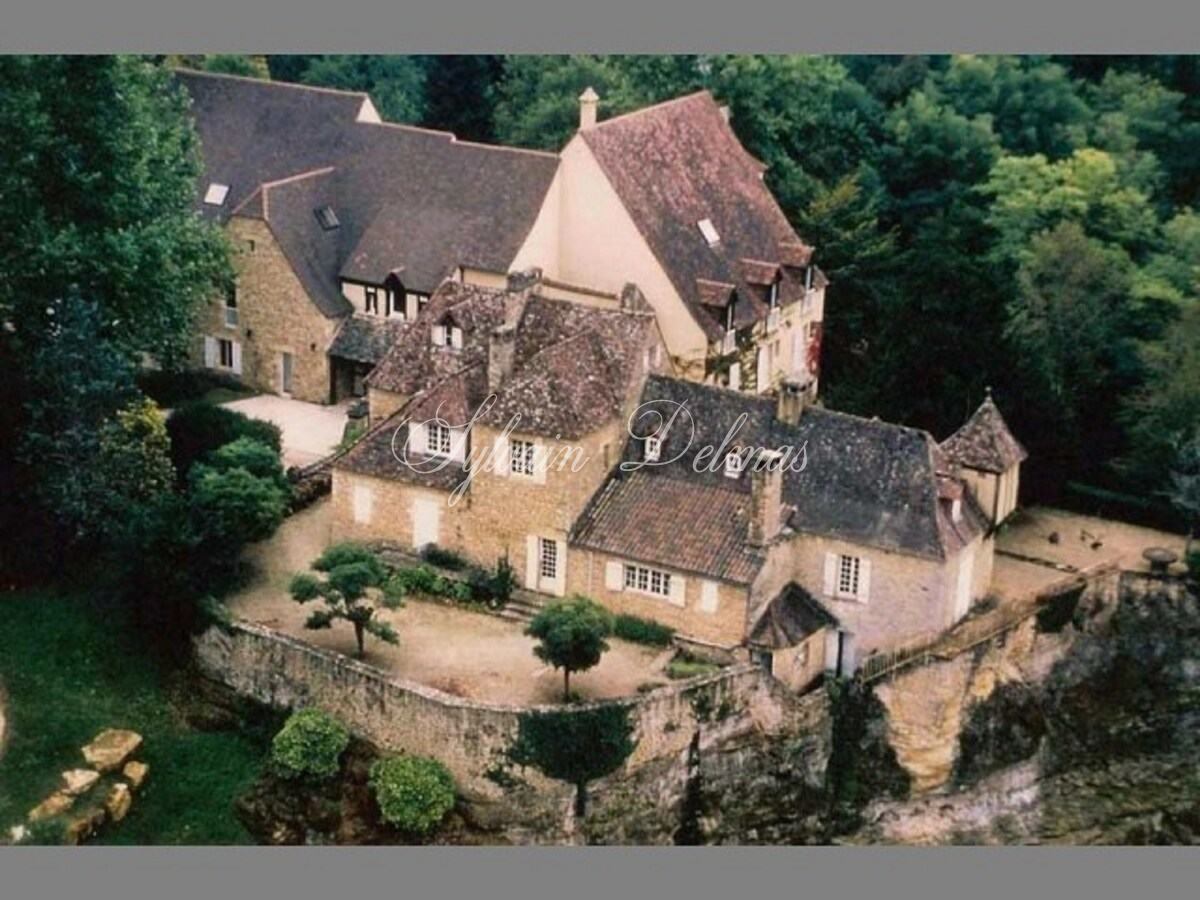 Domaine — A VENDRE Hôtel restaurant proche de Sarlat