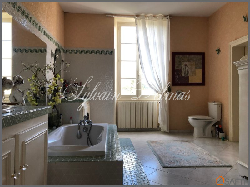 Château XIX° à vendre à 10 minutes du centre d'Angoulême
