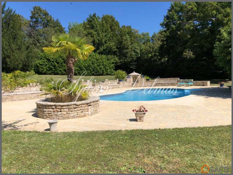Château XIX° à vendre à 10 minutes du centre d'Angoulême