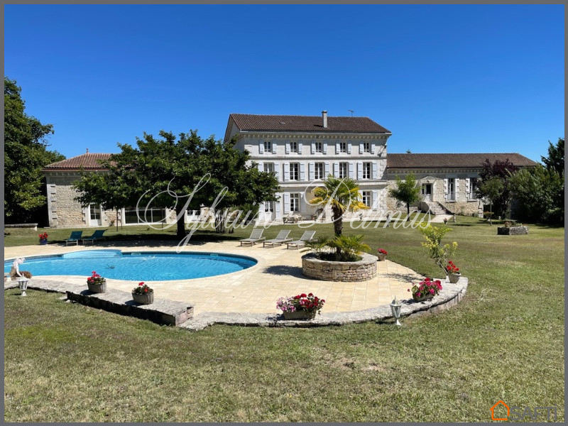 Château XIX° à vendre à 10 minutes du centre d'Angoulême
