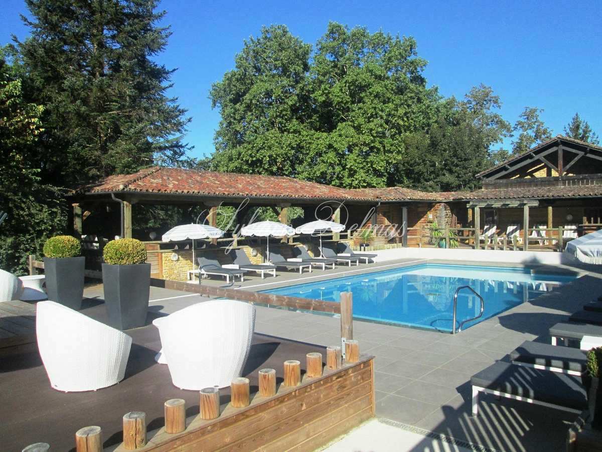 Château XIX° à vendre à 10 minutes du centre d'Angoulême