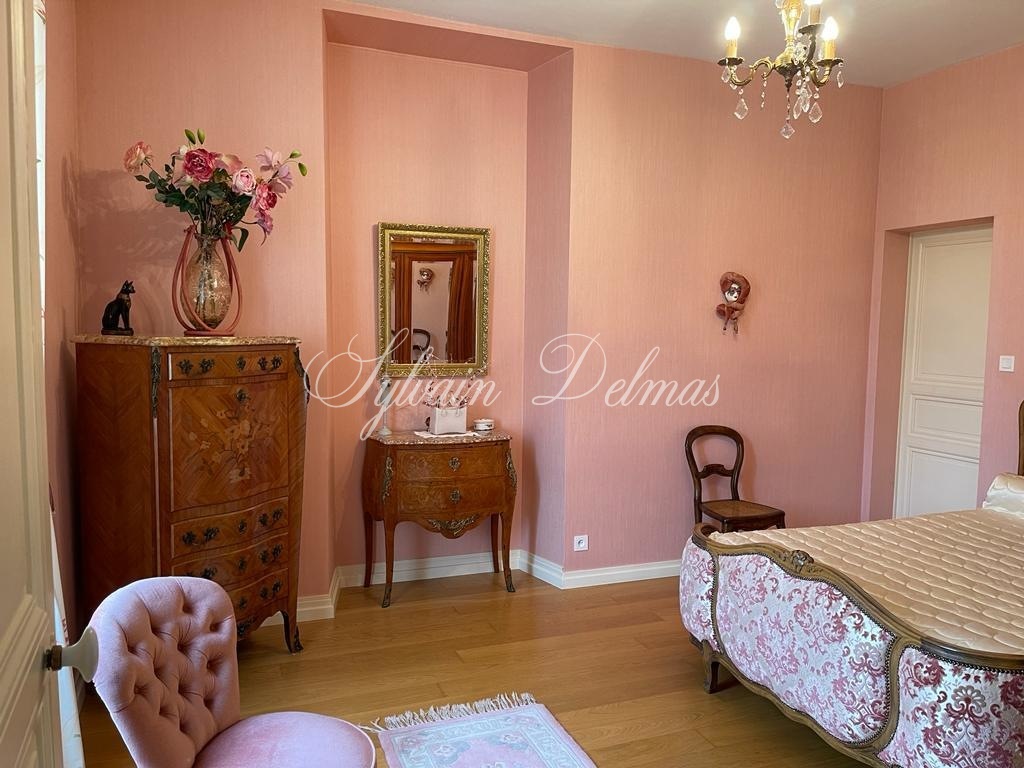 Château XIX° à vendre à 10 minutes du centre d'Angoulême