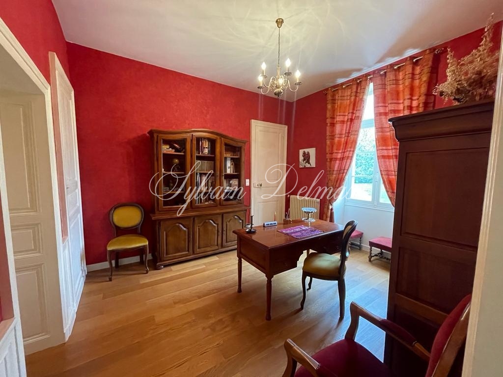 Château XIX° à vendre à 10 minutes du centre d'Angoulême