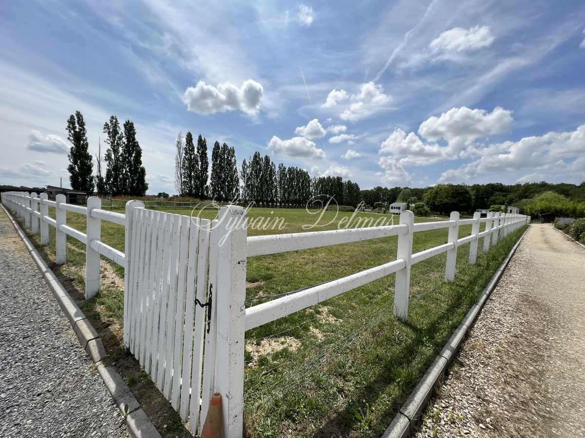 Domaine — Ensemble immobilier du XIX° gites, chambres d'hôtes, mobil home,