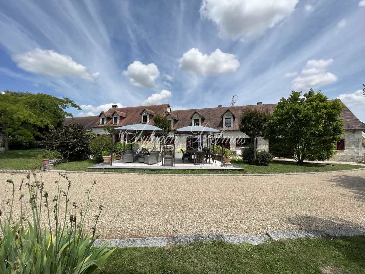 Domaine — Ensemble immobilier du XIX° gites, chambres d'hôtes, mobil home,