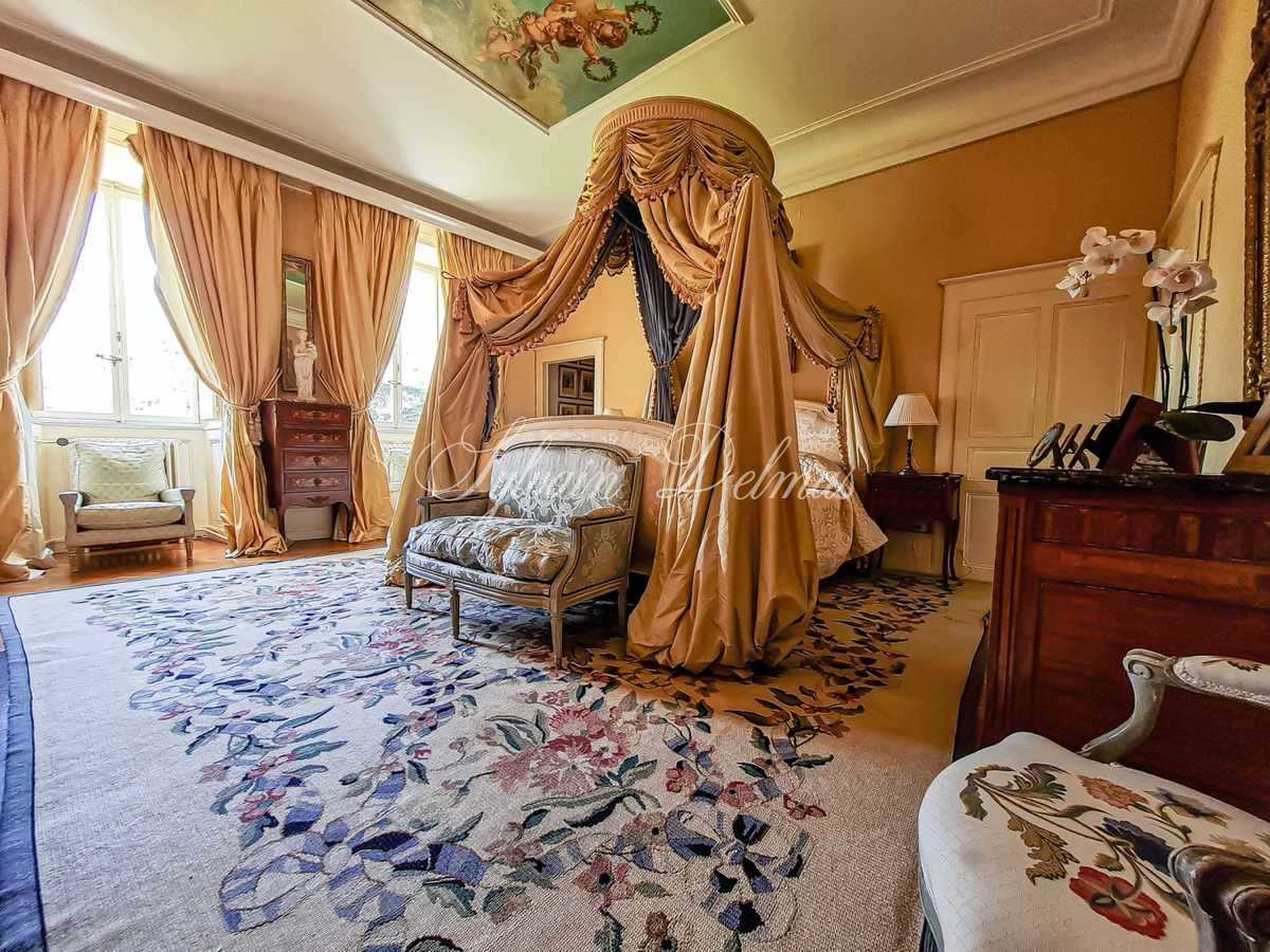 Château — EXCEPTIONNEL ET UNIQUE A VENDRE CHATEAU SUR LE LAC LEMAN