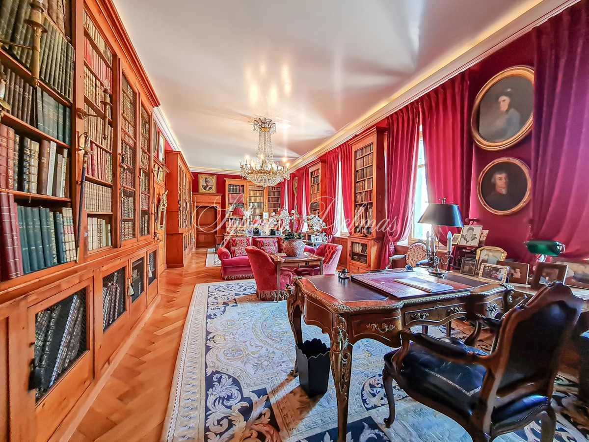 Château — EXCEPTIONNEL ET UNIQUE A VENDRE CHATEAU SUR LE LAC LEMAN