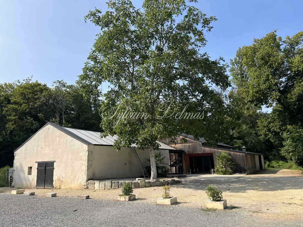 Château XIX° chambres d'hôtes et salle de réception 400M²
