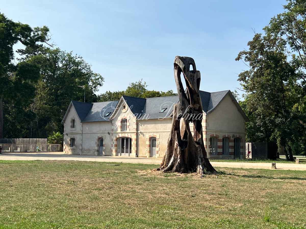 Château XIX° chambres d'hôtes et salle de réception 400M²