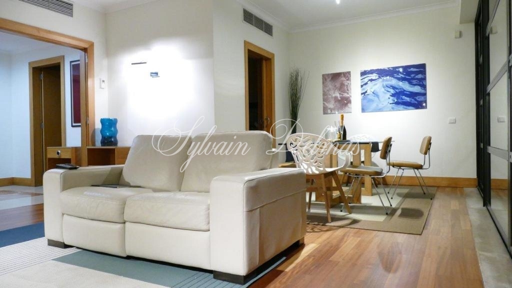 Appartement d'exception — UNIQUE A SAISIR APPARTEMENT T4 FROND DE MER A LISBONNE