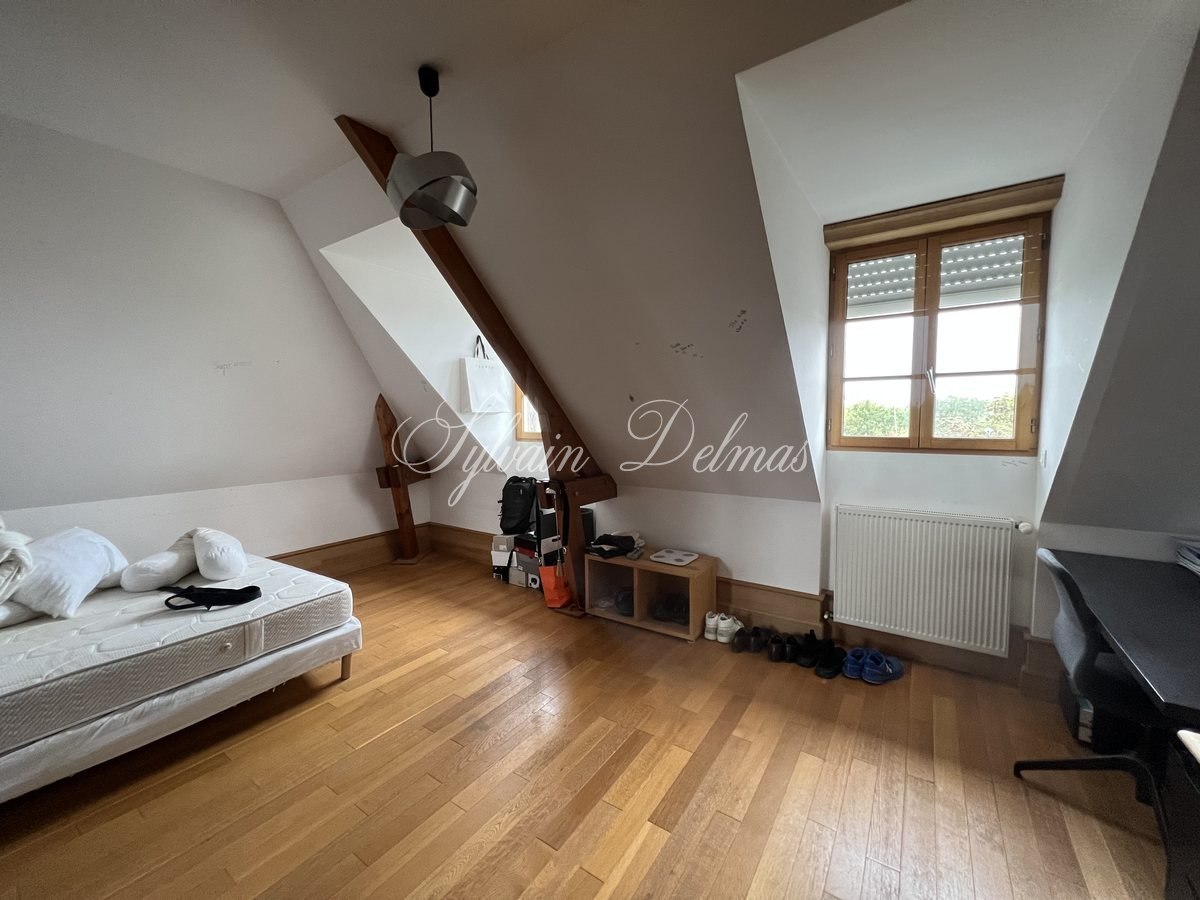 Maison contemporaine de 320M² et 500M² de jardin proche quartier Cathédrale