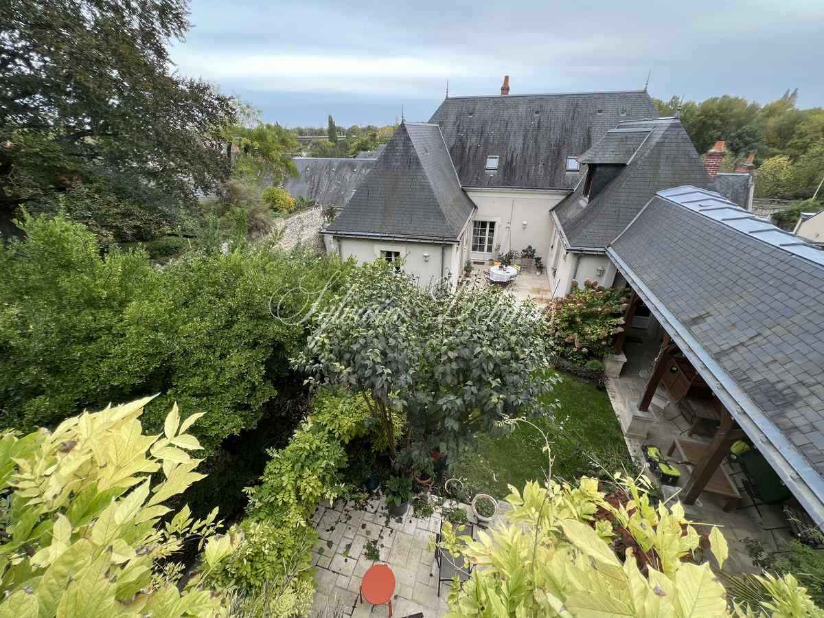 Maison contemporaine de 320M² et 500M² de jardin proche quartier Cathédrale