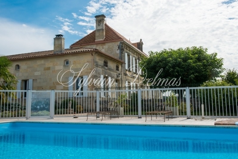 Propriété viticole — Château XIX° gîtes, chambres d'hôtes et vignoble dans le Bordelais.