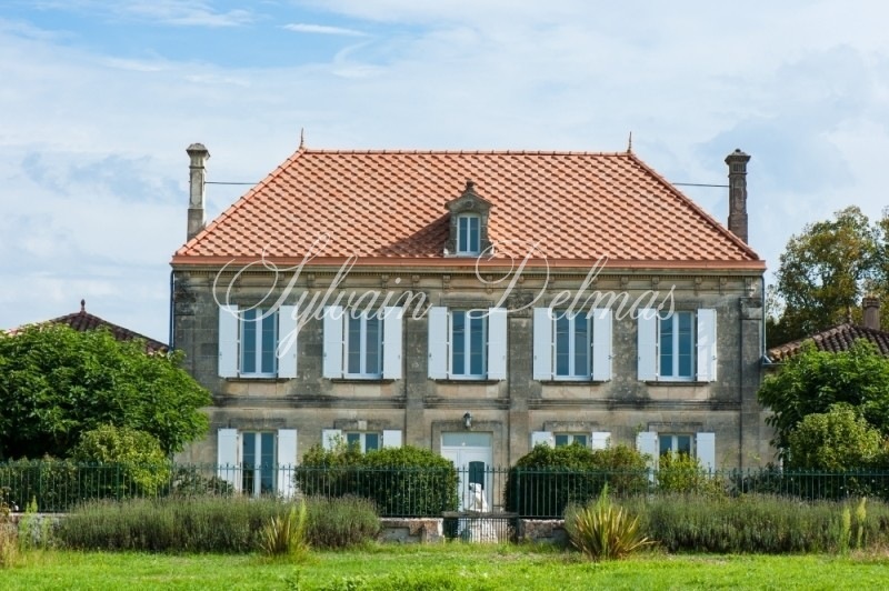 Propriété viticole — Château XIX° gîtes, chambres d'hôtes et vignoble dans le Bordelais.