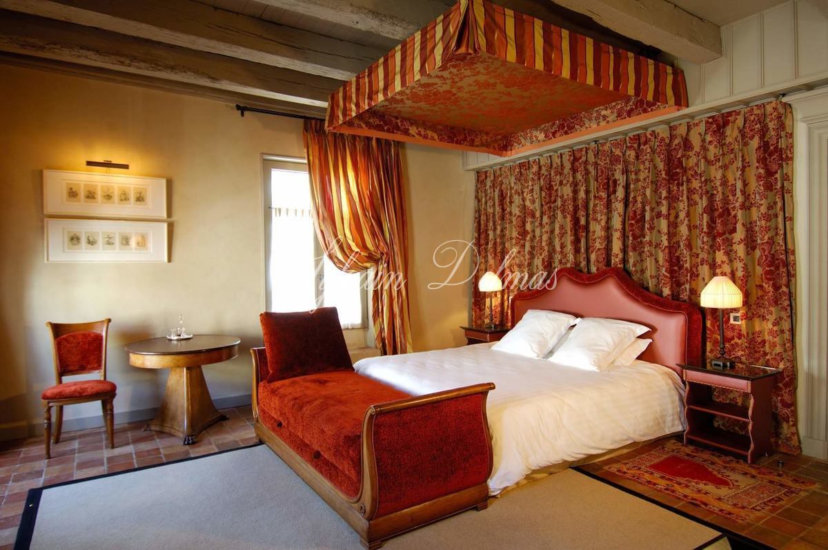 Château — EXCEPTIONEL Hôtel restaurant étoilé au cœur d'une bastide
